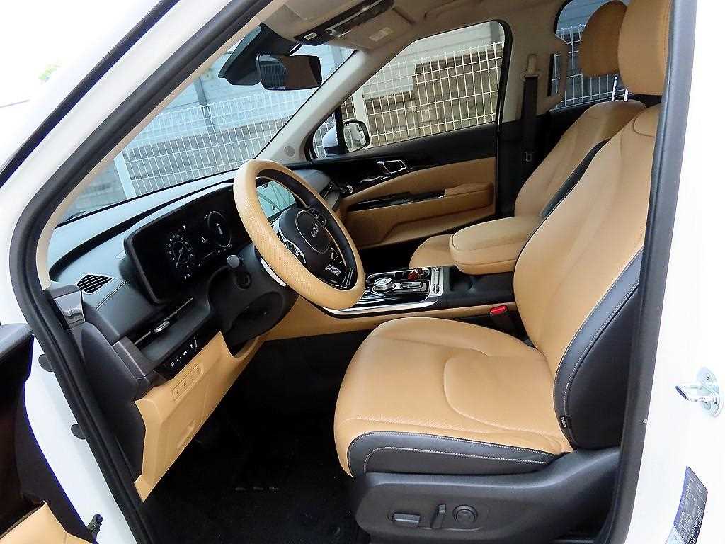 KIA Carnival - Vista 5