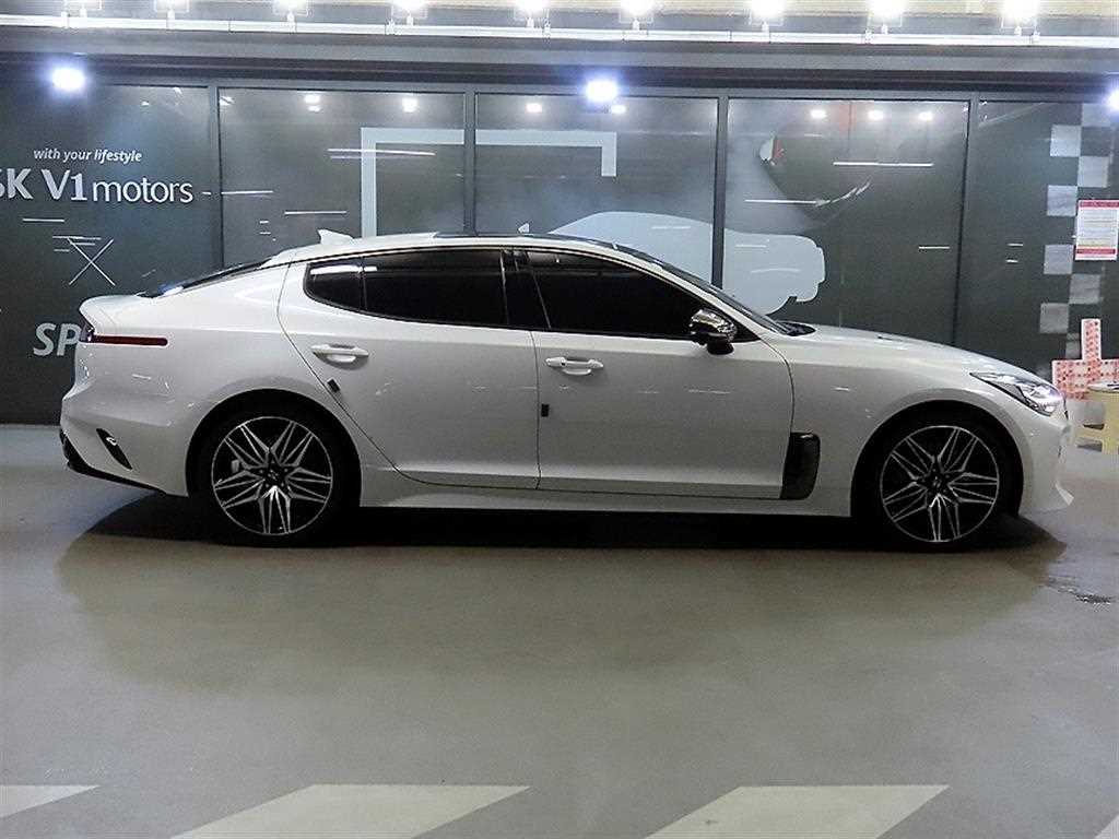 KIA Stinger - Vista 3