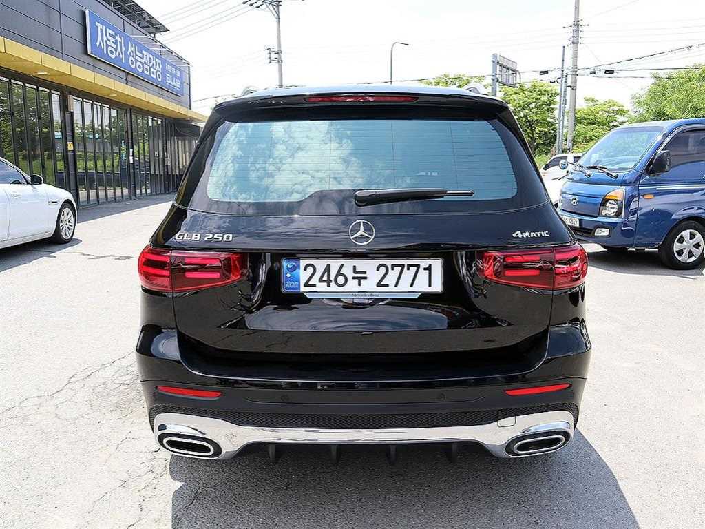 Mercedes Benz GLB Class - Vista 4