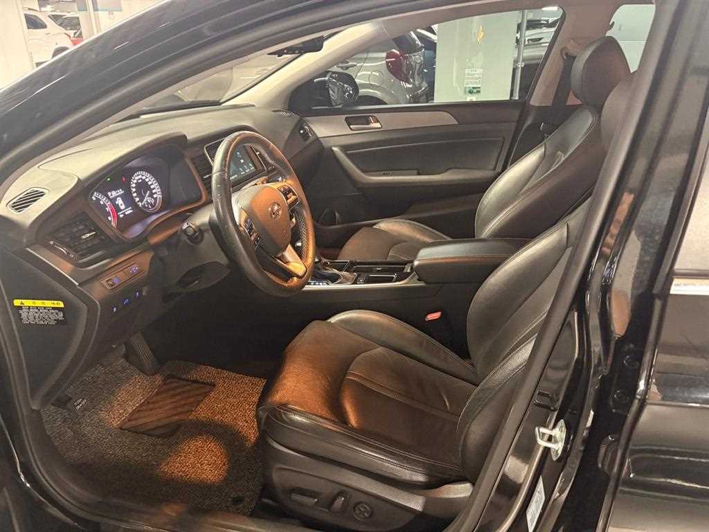 HYUNDAI Sonata - Vista 4