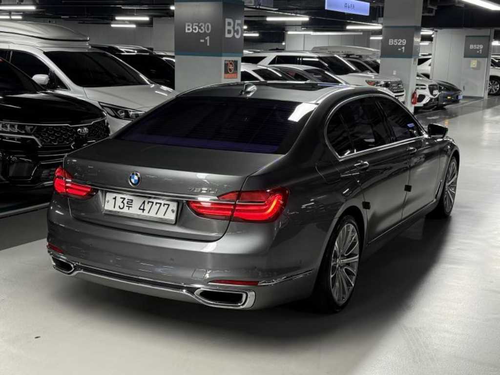 BMW 7 Series - Vista 4