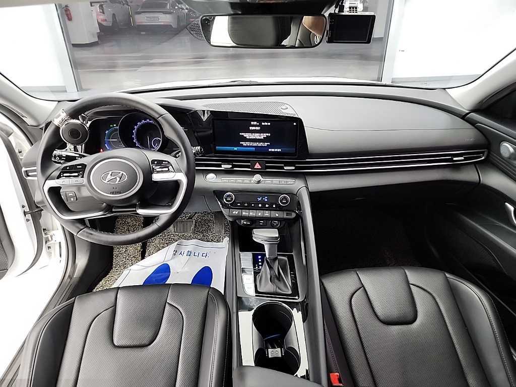 HYUNDAI Avante - Vista 7