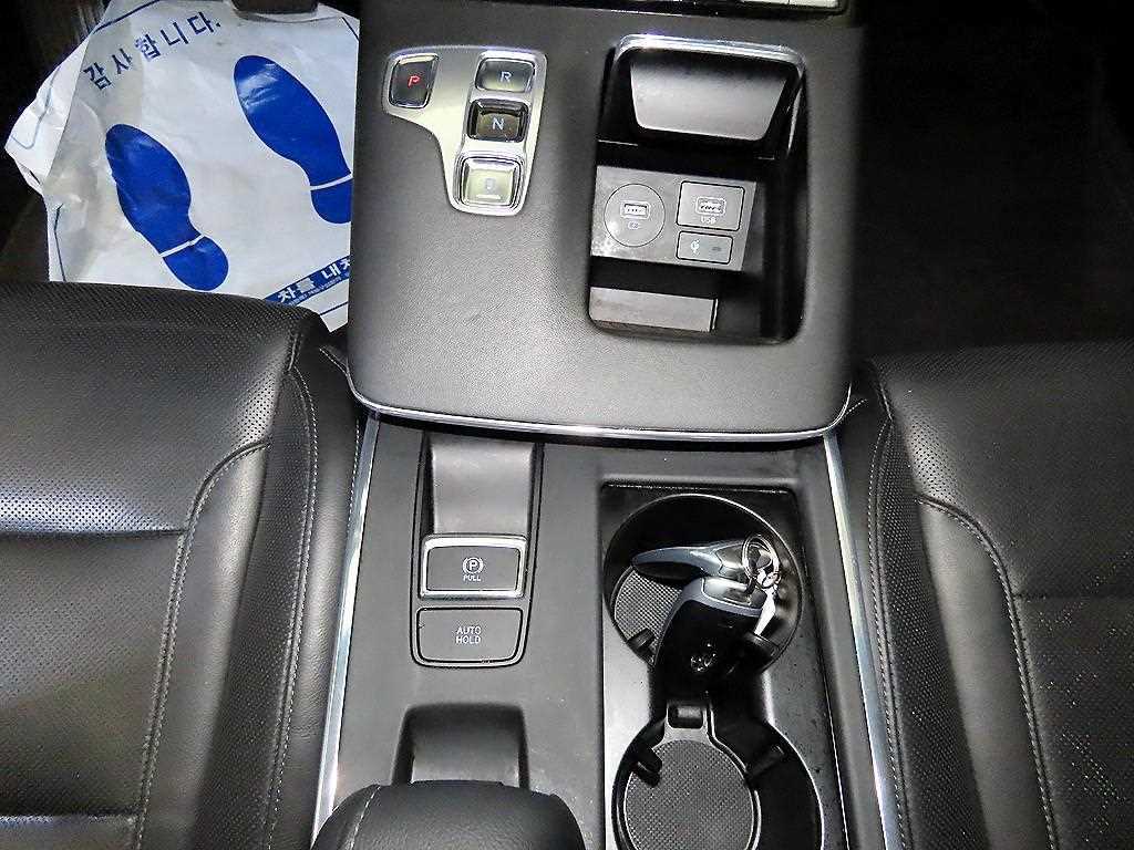 HYUNDAI Grandeur - Vista 12