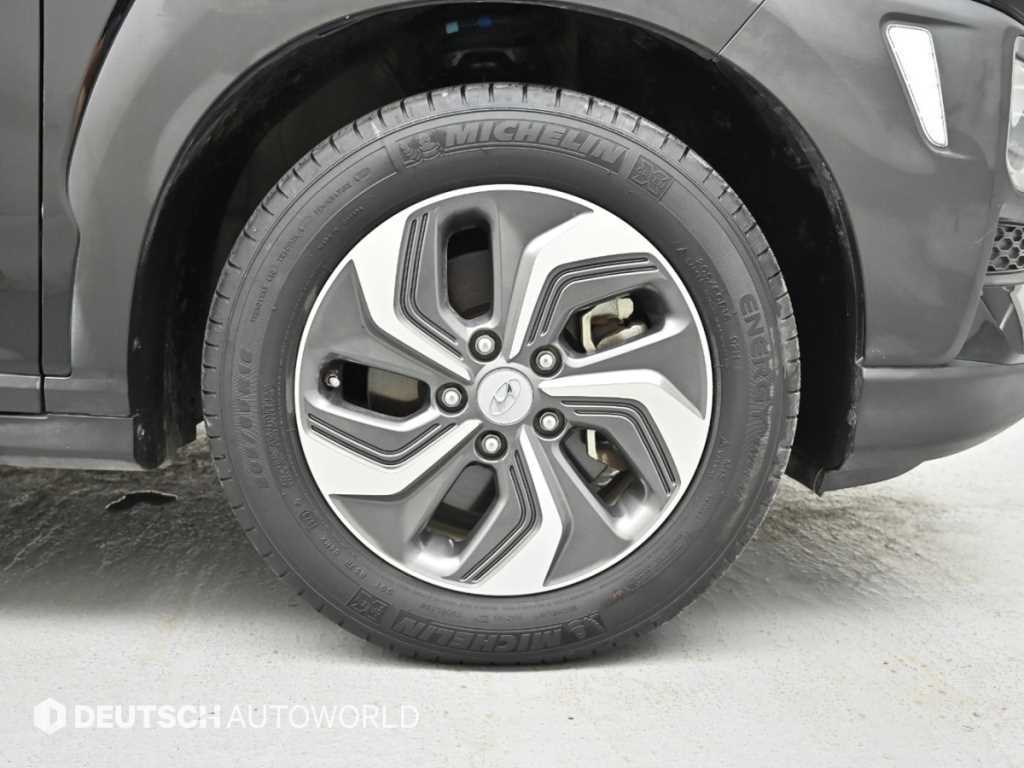 HYUNDAI Kona - Vista 5