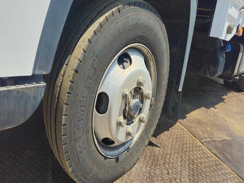 medium and large cargo truck 2021 Blanco - Importación desde Corea - HF Imports Iquique - Foto 14