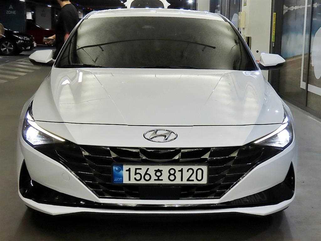 HYUNDAI Avante - Vista 2