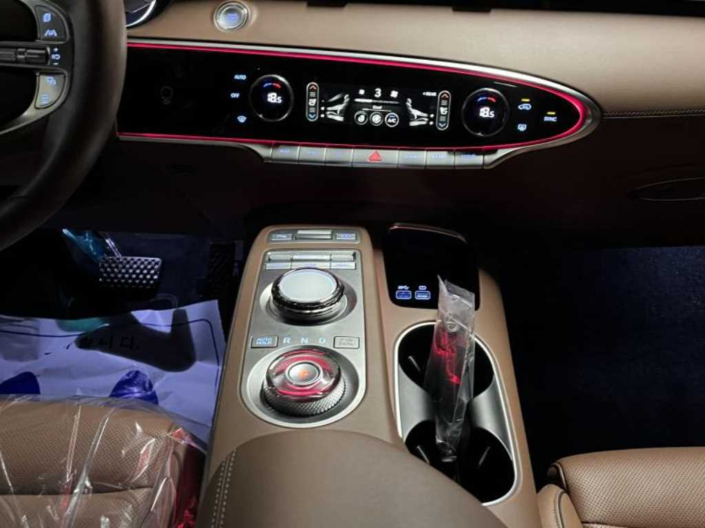 Genesis GV70 - Vista 12