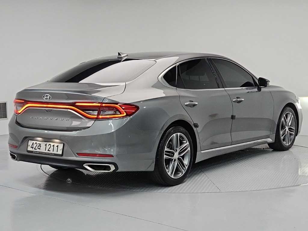 HYUNDAI Grandeur - Vista 4