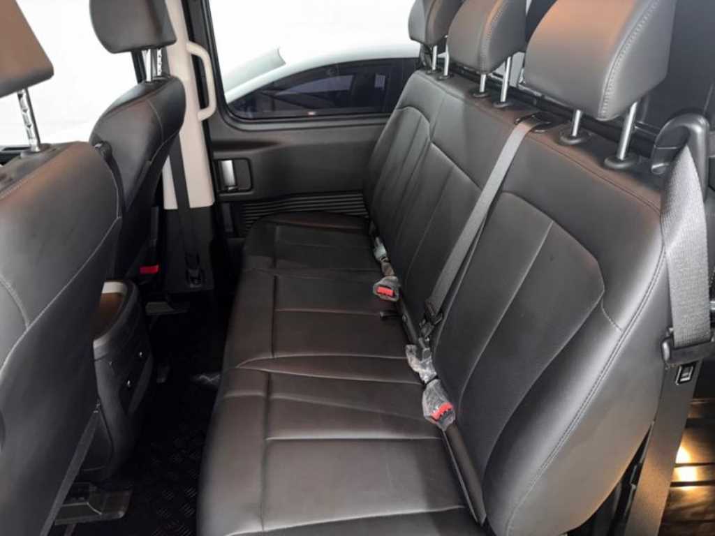 HYUNDAI Staria - Vista 7