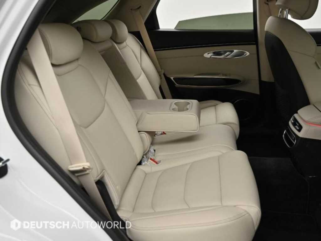 Genesis GV70 - Vista 12