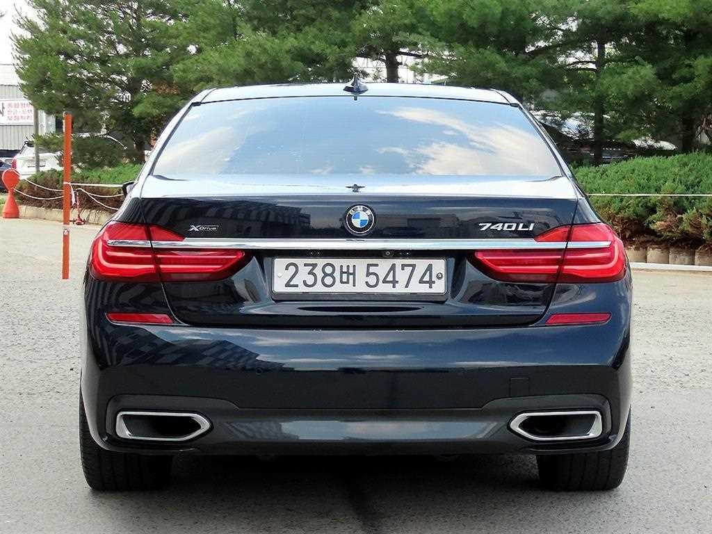 BMW 7 Series - Vista 4