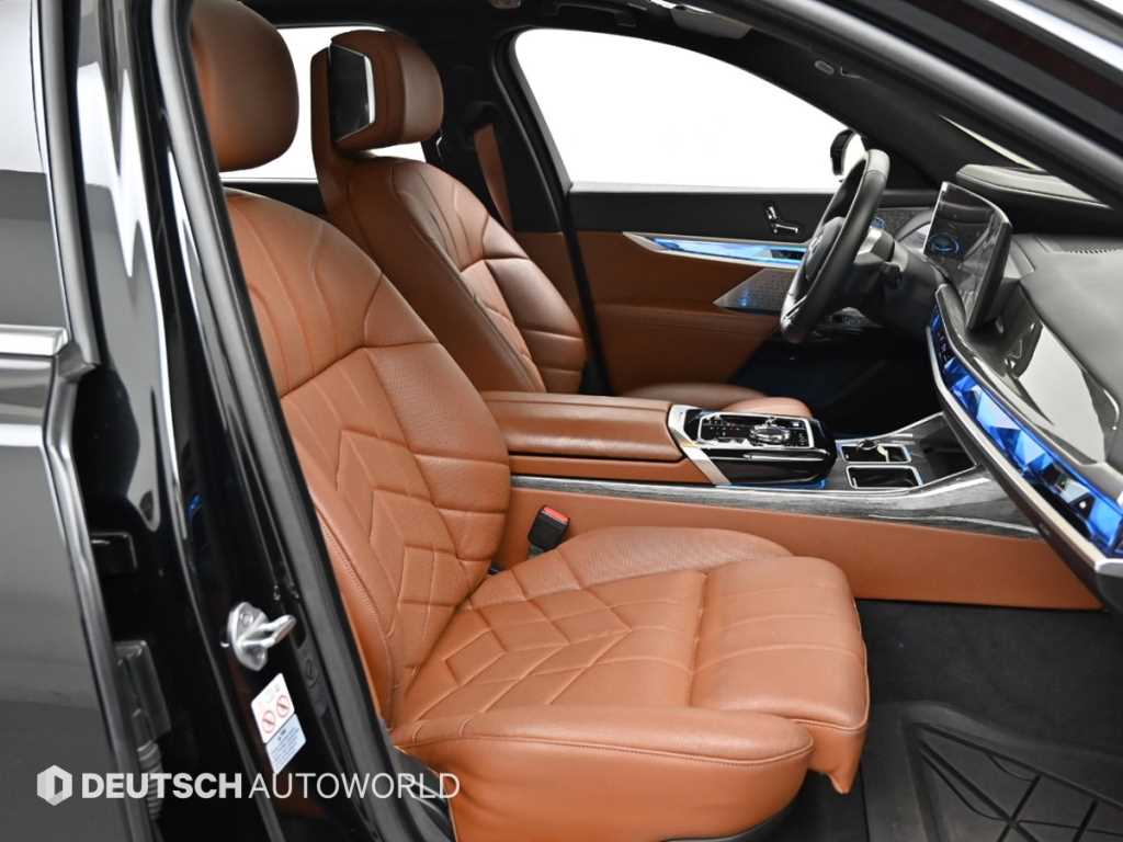 BMW i7 - Vista 10