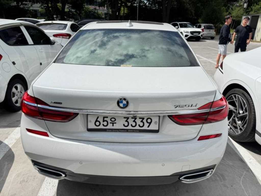BMW 7 Series - Vista 3