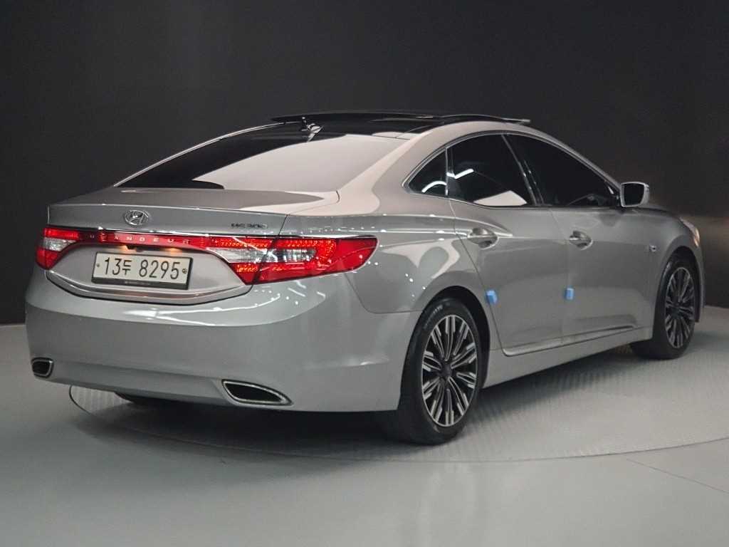 HYUNDAI Grandeur - Vista 4