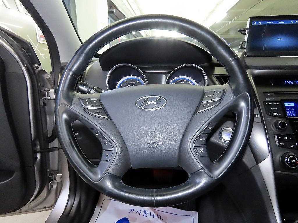 HYUNDAI Sonata - Vista 8