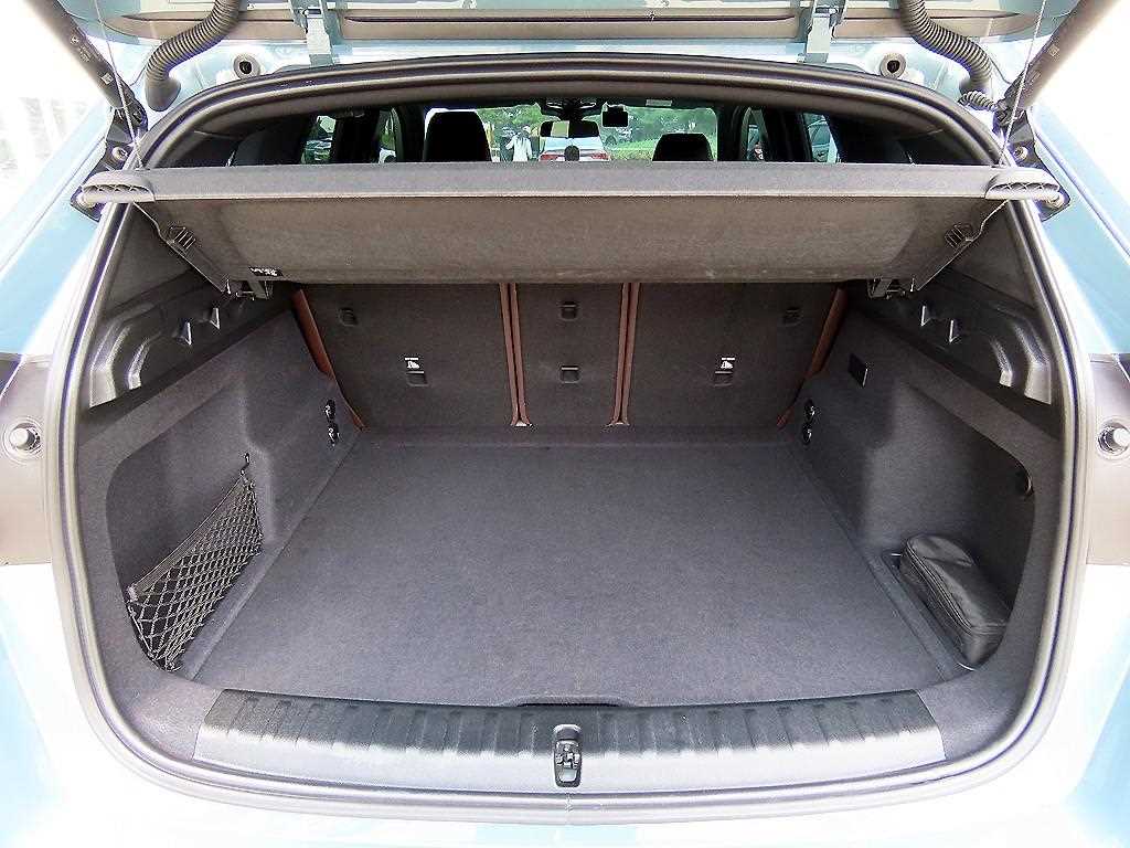 BMW iX1 2025 Verde - Importación desde Corea - HF Imports Iquique - Foto 17