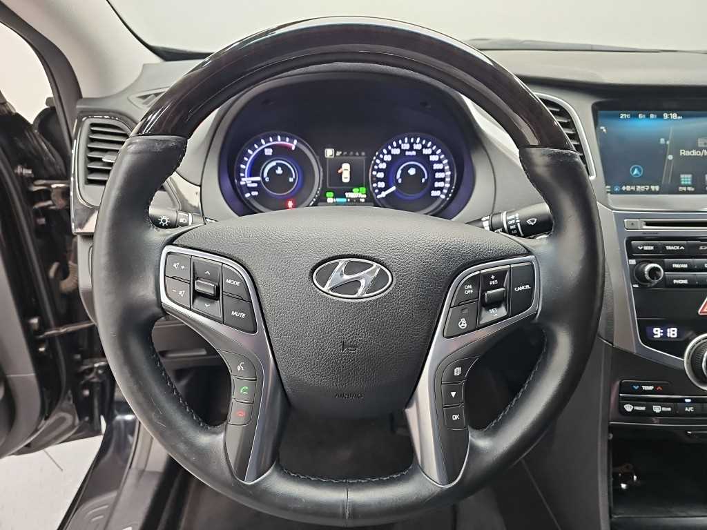 HYUNDAI Grandeur - Vista 9