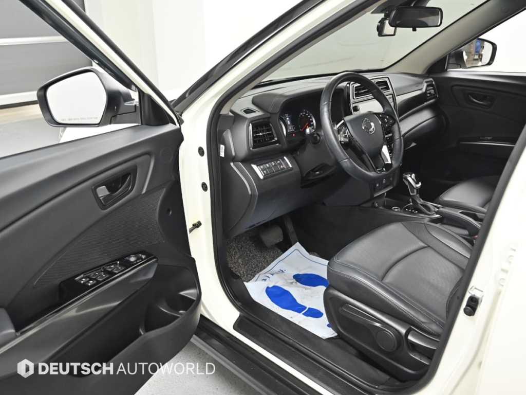 Ssangyong Tivoli - Vista 11