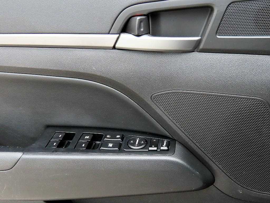 HYUNDAI Avante - Vista 11