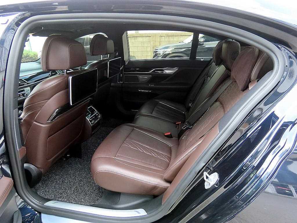 BMW 7 Series - Vista 6
