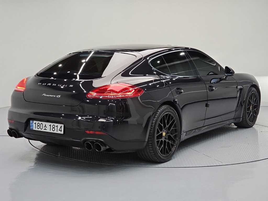 Porsche Panamera - Vista 4