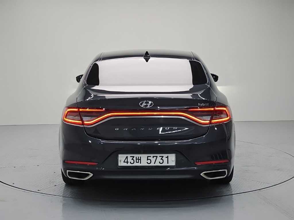 HYUNDAI Grandeur - Vista 3