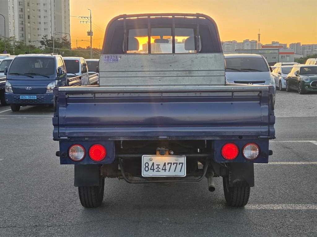 Small Truck Cargo (small) - Vista 4