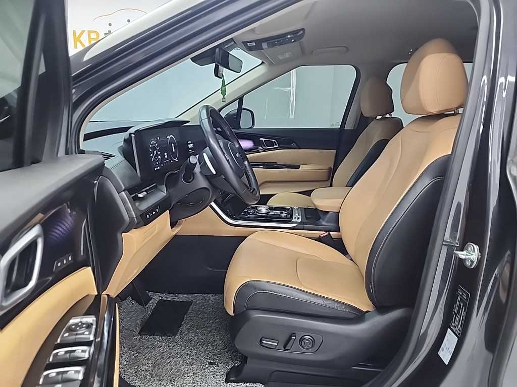 KIA Carnival - Vista 11