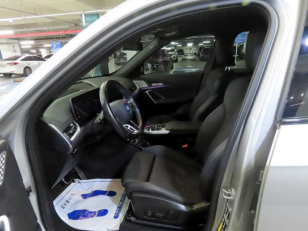 BMW iX1 - Vista 6