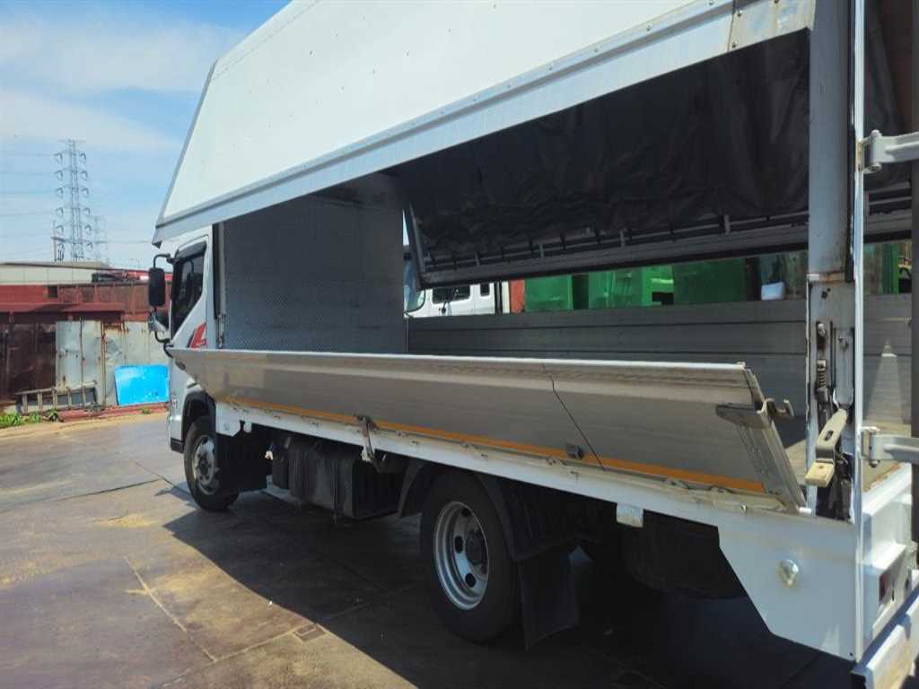 medium and large cargo truck - Vista 3