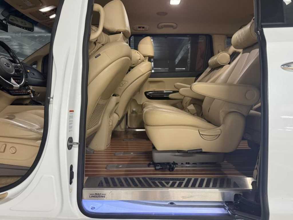 KIA Carnival - Vista 6