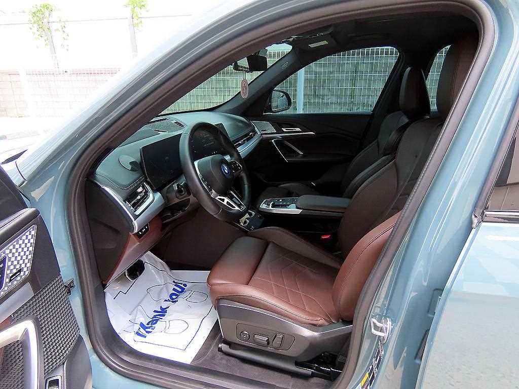 BMW iX1 - Vista 6