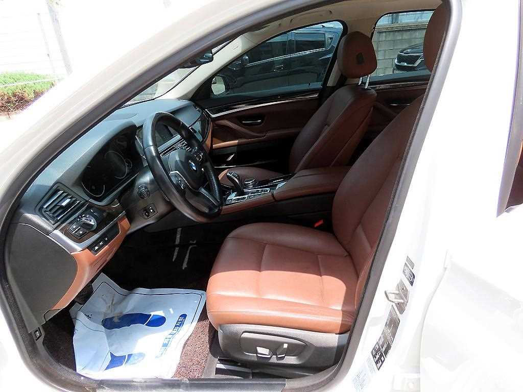 BMW 5 Series - Vista 5