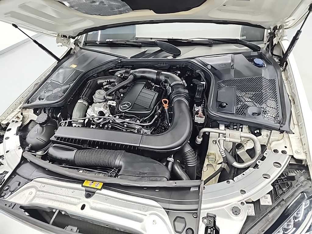 Mercedes Benz C Class - Vista 5