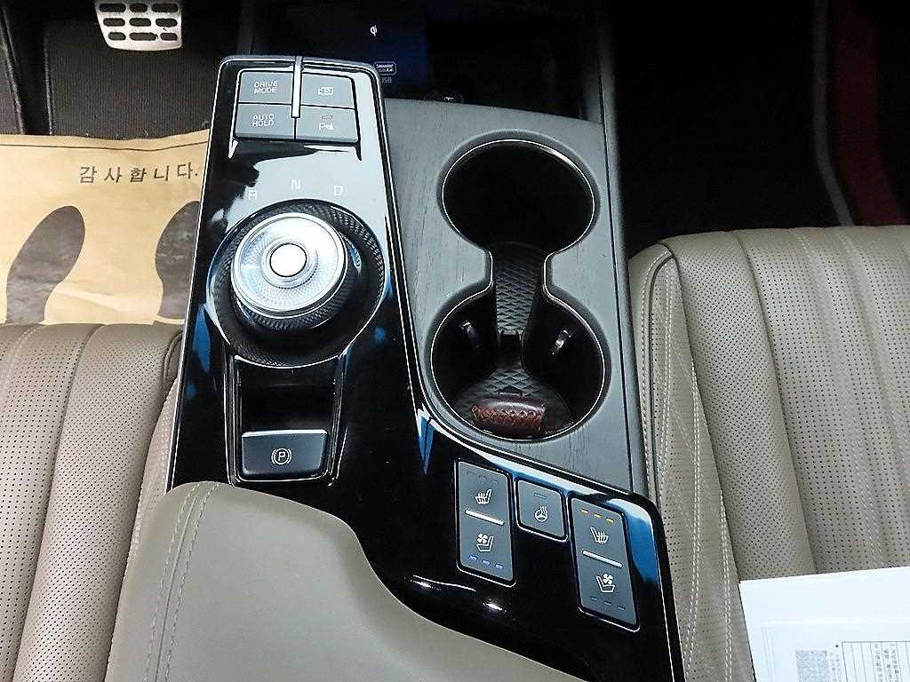 KIA K8 - Vista 10