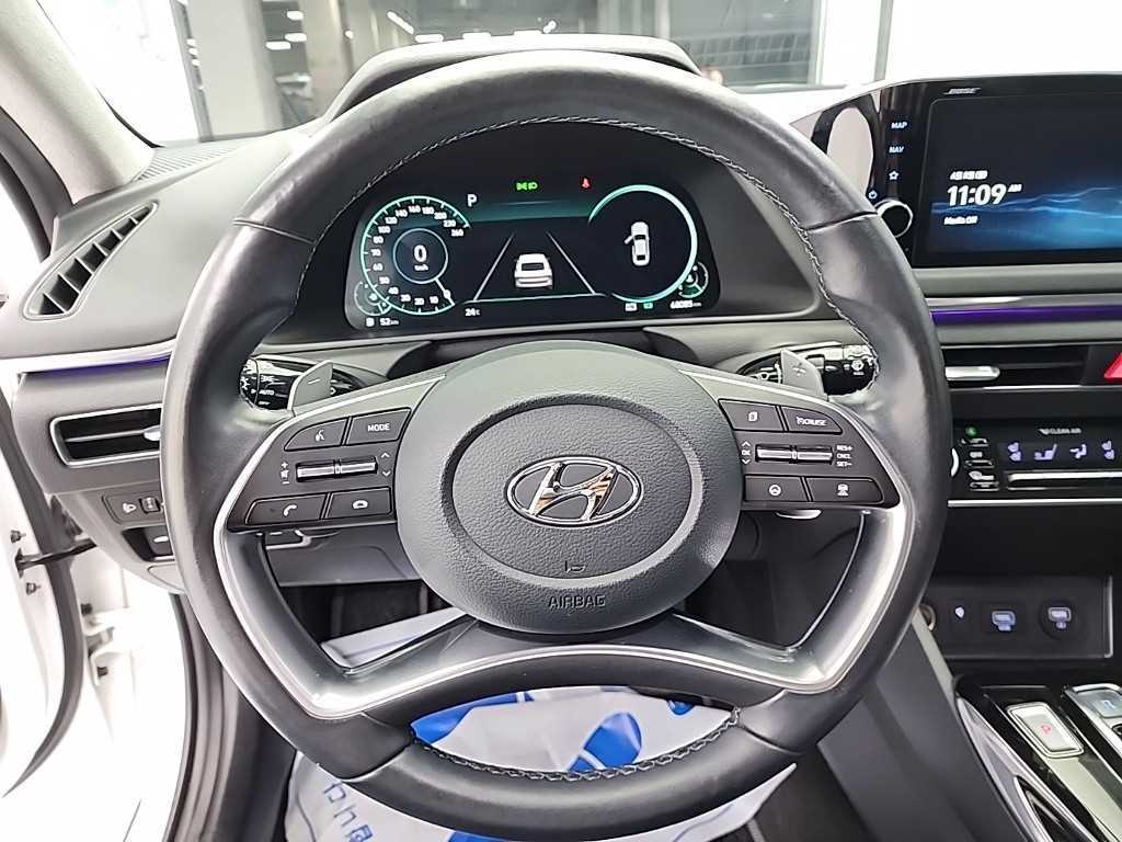 HYUNDAI Sonata - Vista 9
