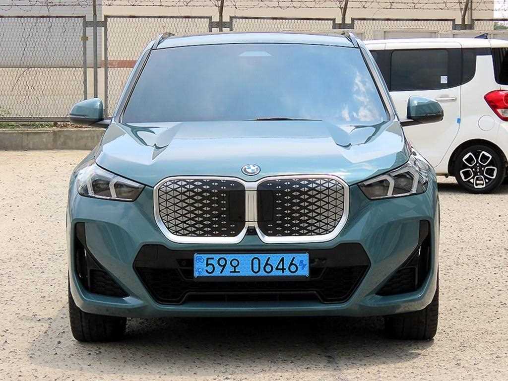 BMW iX1 - Vista 2