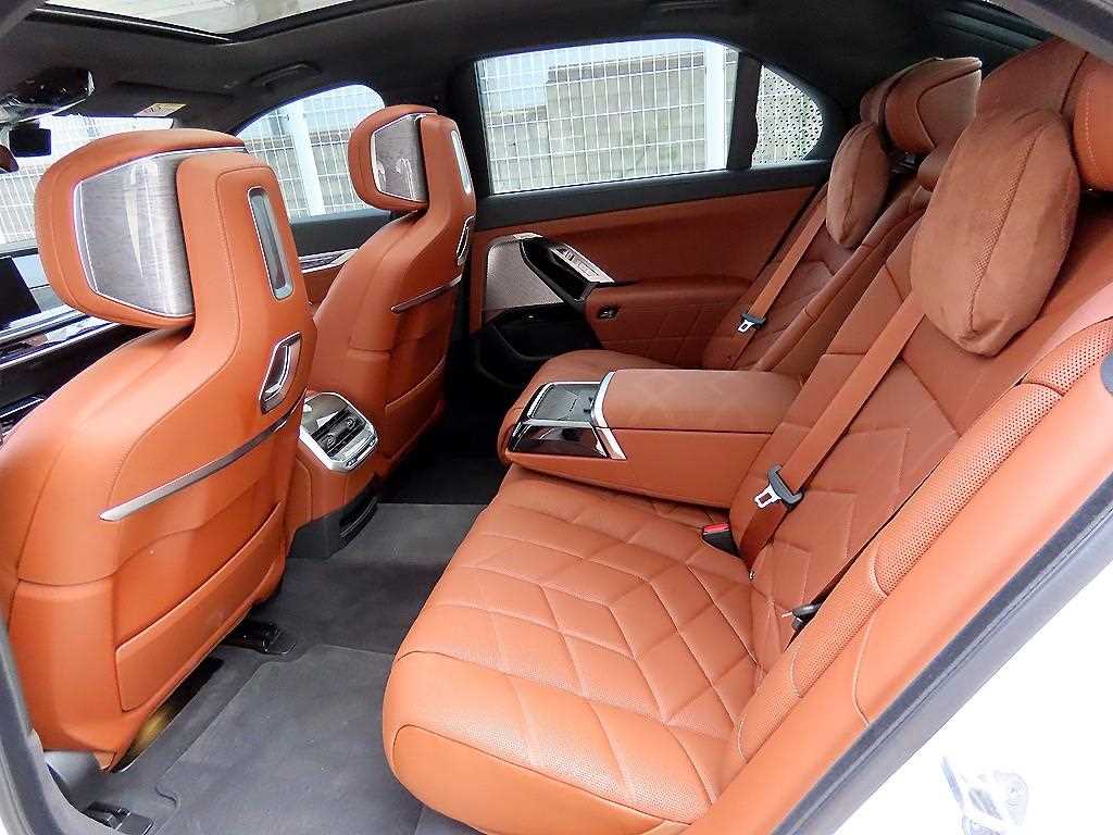 BMW 7 Series - Vista 6