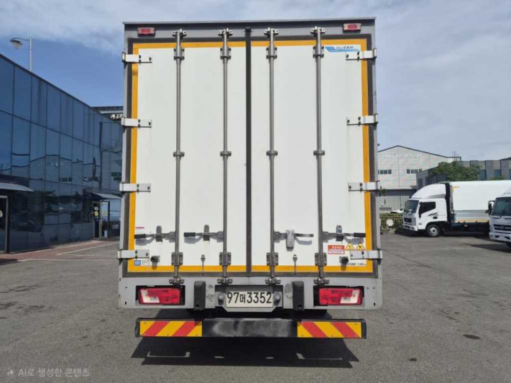 medium and large cargo truck - Vista 7