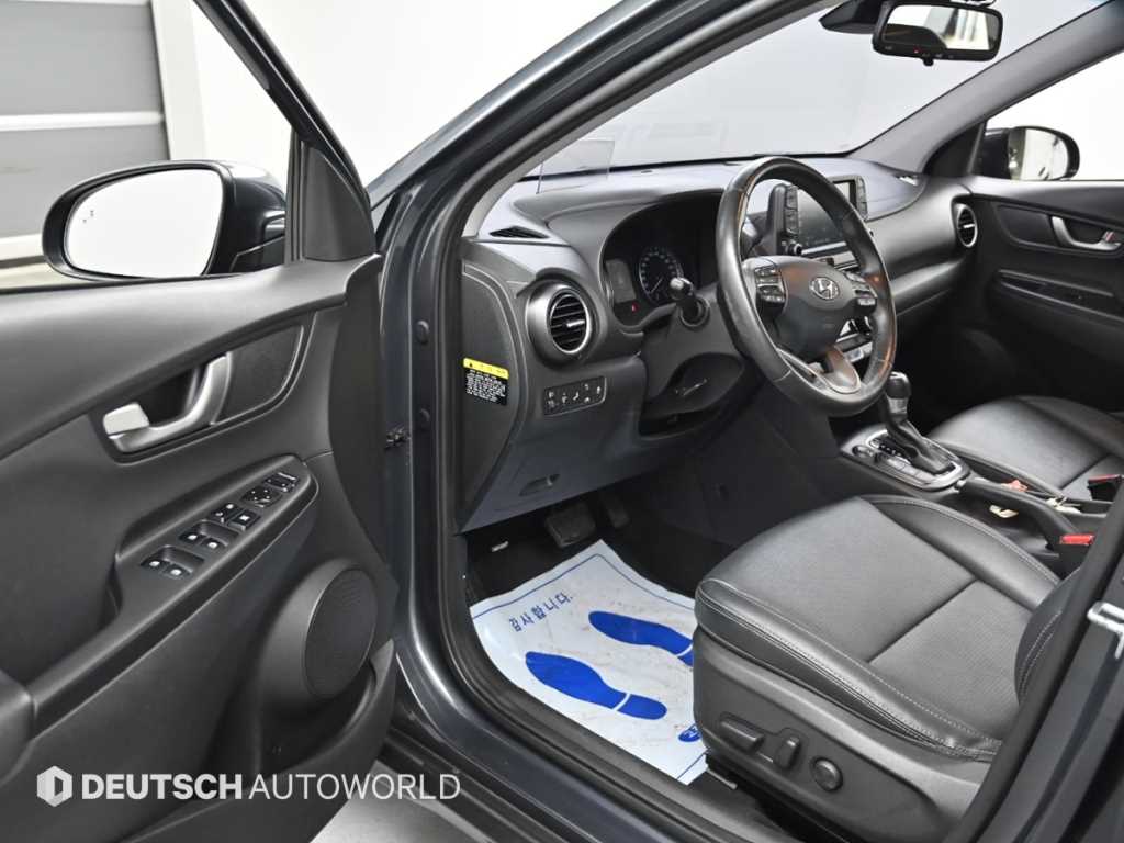 HYUNDAI Kona - Vista 11