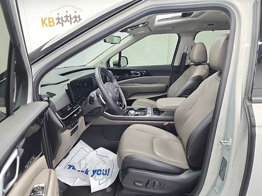 KIA Carnival - Vista 11