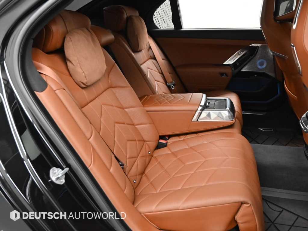 BMW i7 - Vista 12