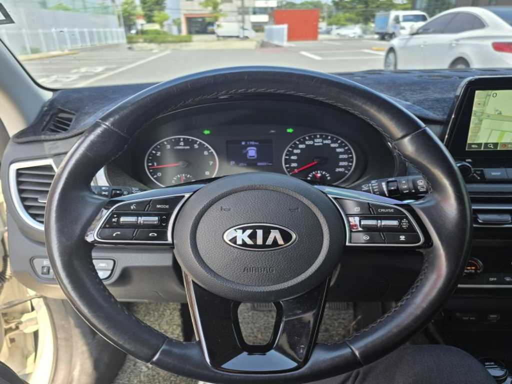 KIA Seltos - Vista 10