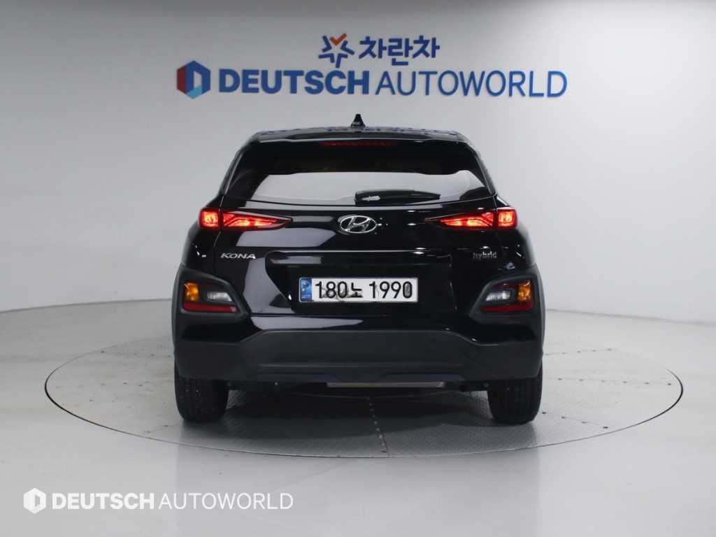 HYUNDAI Kona - Vista 4