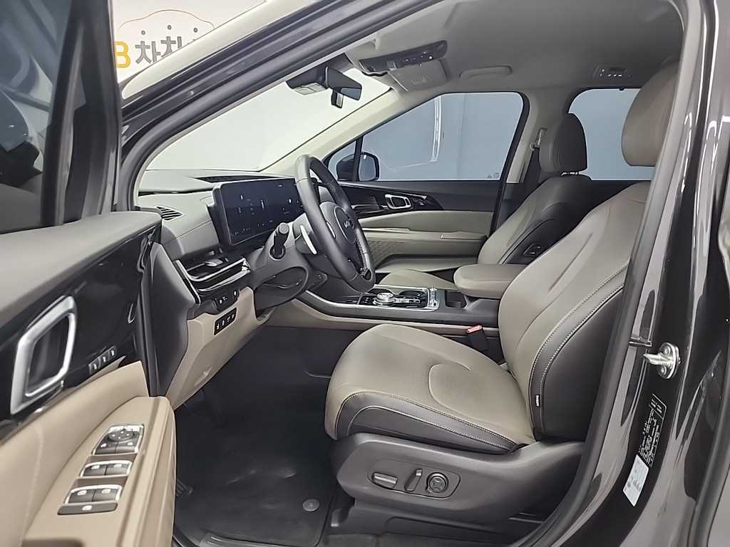 KIA Carnival - Vista 11