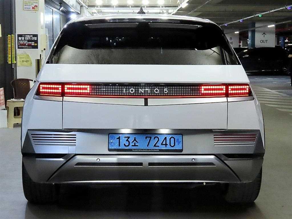 HYUNDAI Ioniq 5 - Vista 5