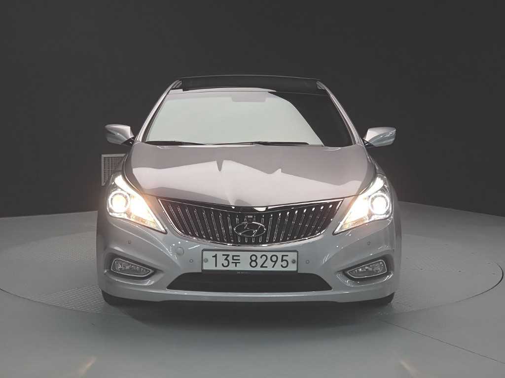 HYUNDAI Grandeur - Vista 2