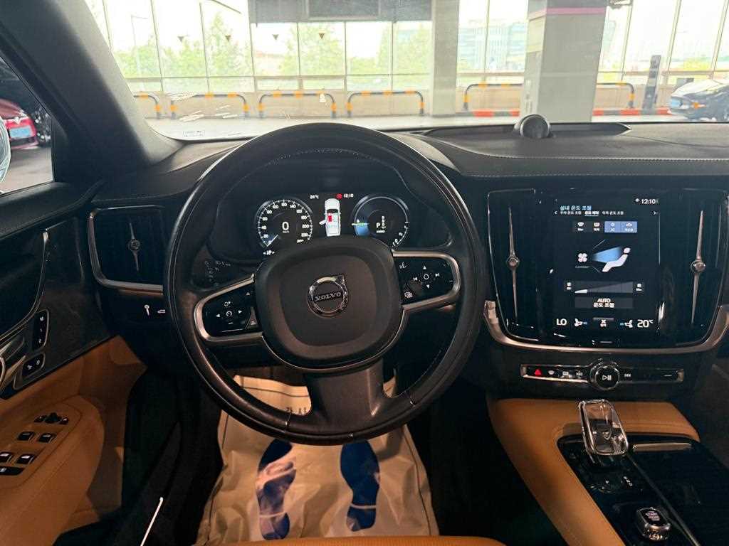 Volvo S90 - Vista 12