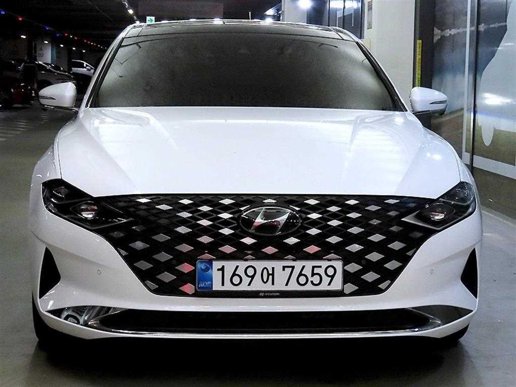 HYUNDAI Grandeur - Vista 2