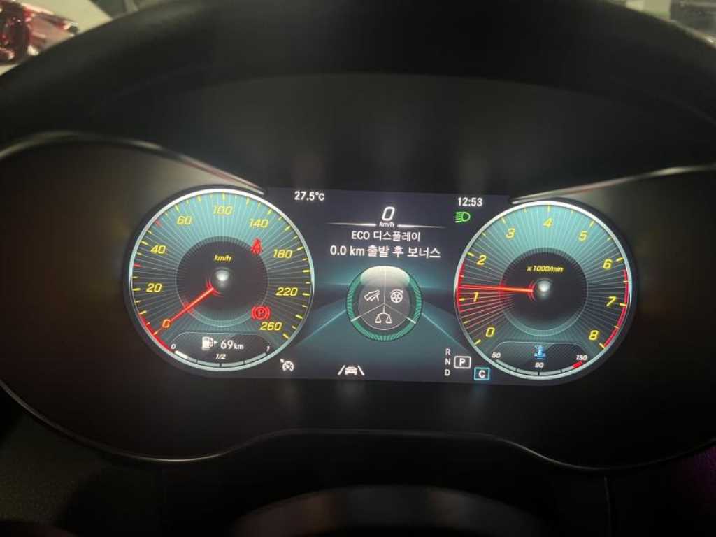 Mercedes Benz GLC Class - Vista 12
